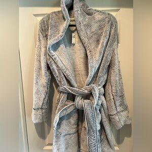 Aerie Plus Robe - Size Medium - NWT